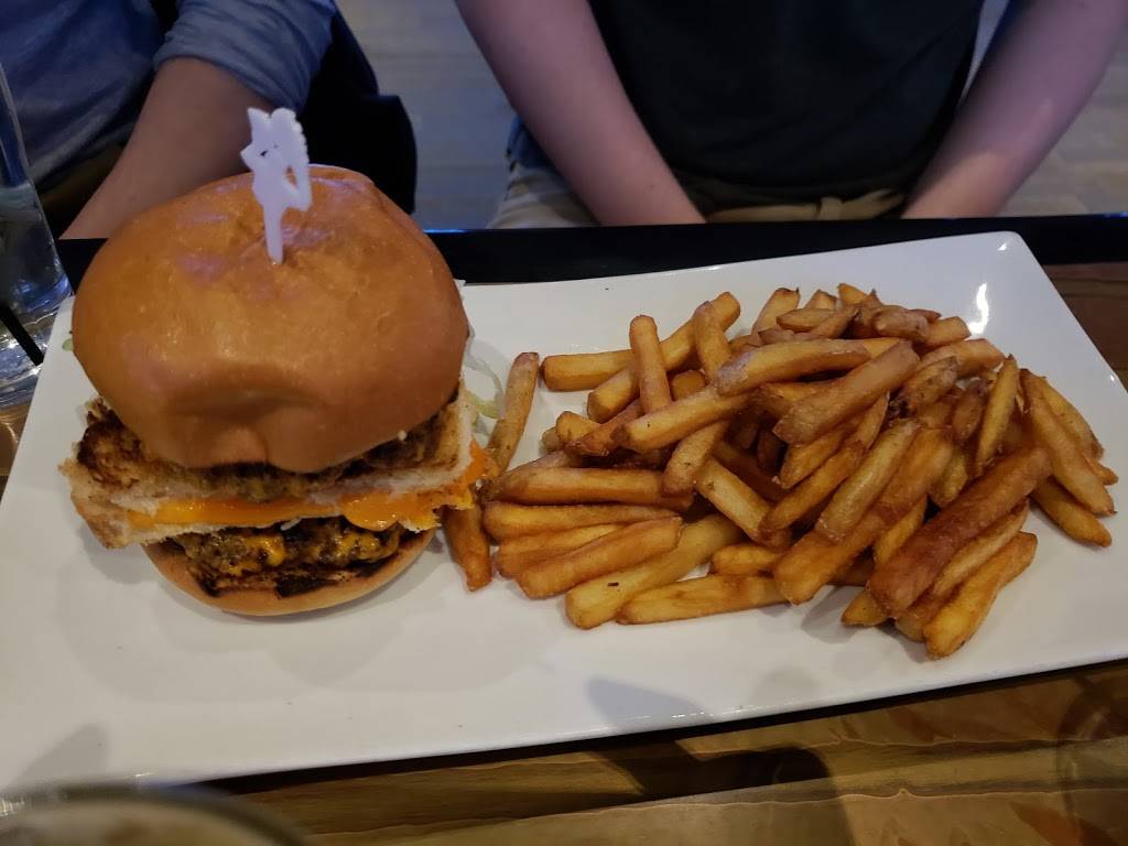 Tin Cup Sports Grill | cafe | 61 Lynden Rd, Brantford, ON N3R 7J9, Canada | 5197571441 OR +1 519-757-1441