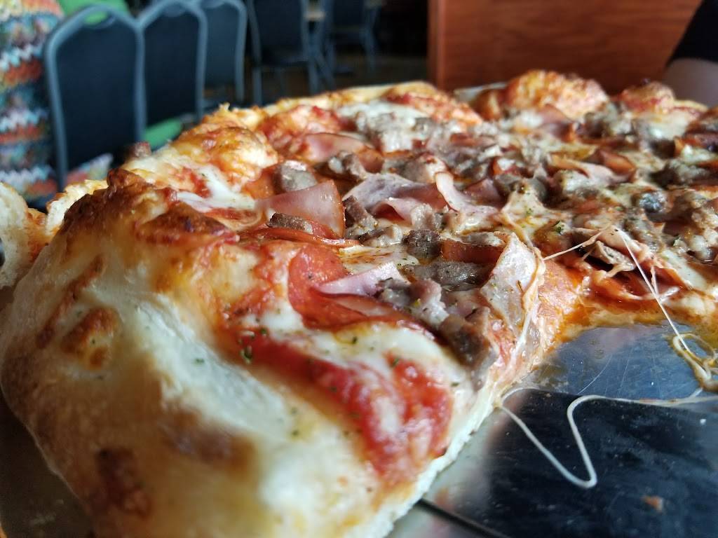 Halftime Pizza | restaurant | 7531 Bandera Rd #104, San Antonio, TX 78238, USA | 2106268000 OR +1 210-626-8000