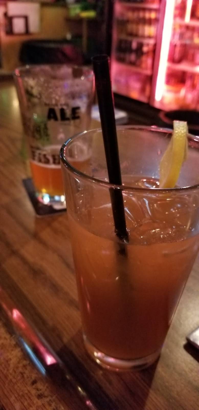 The Red Rooster Inn | restaurant | 7960 Dungan Rd, Philadelphia, PA 19111, USA | 2157451919 OR +1 215-745-1919