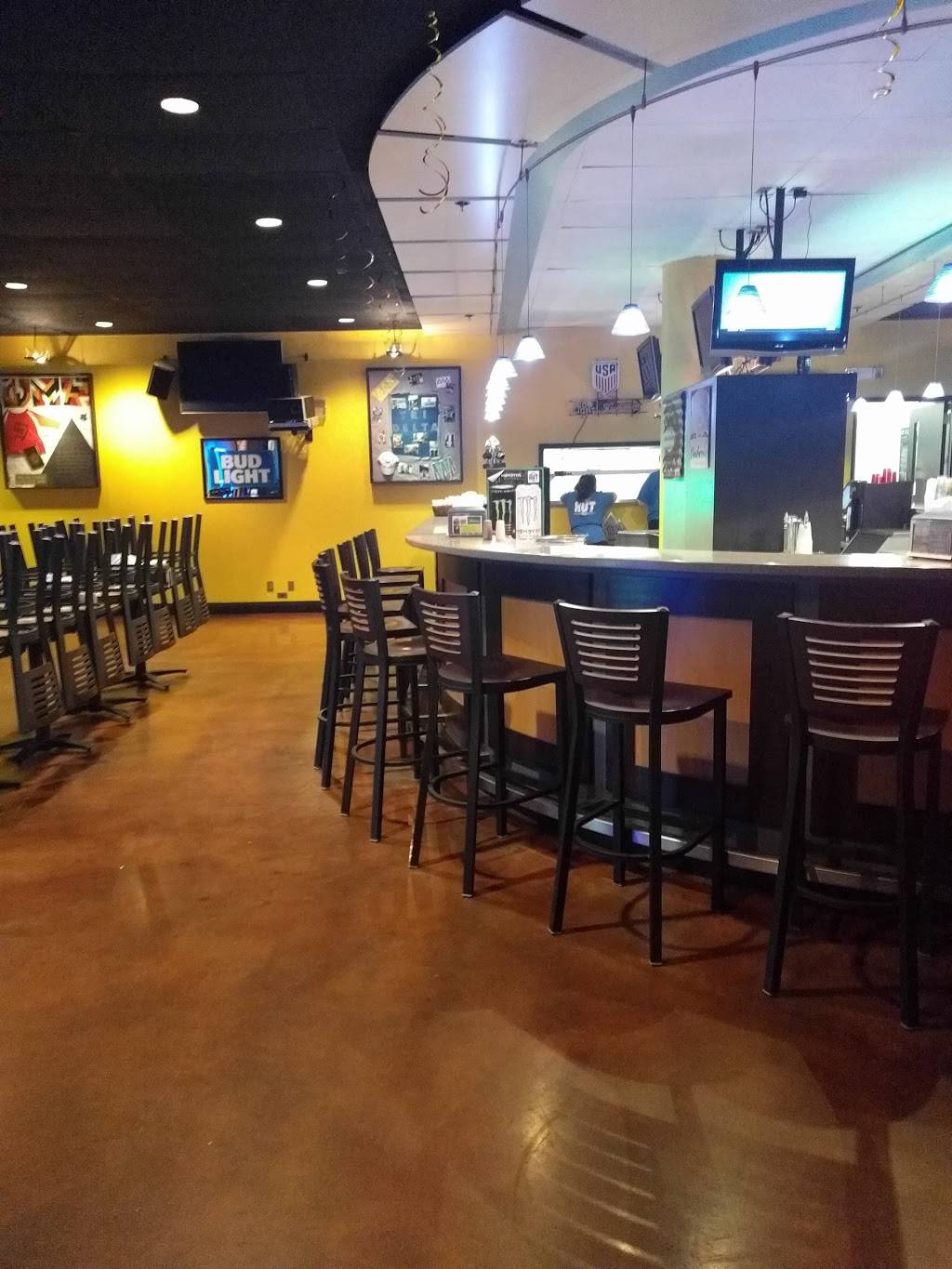 Hurricane Hut | restaurant | E 5th Pl, Tulsa, OK 74104, USA | 9186312000 OR +1 918-631-2000