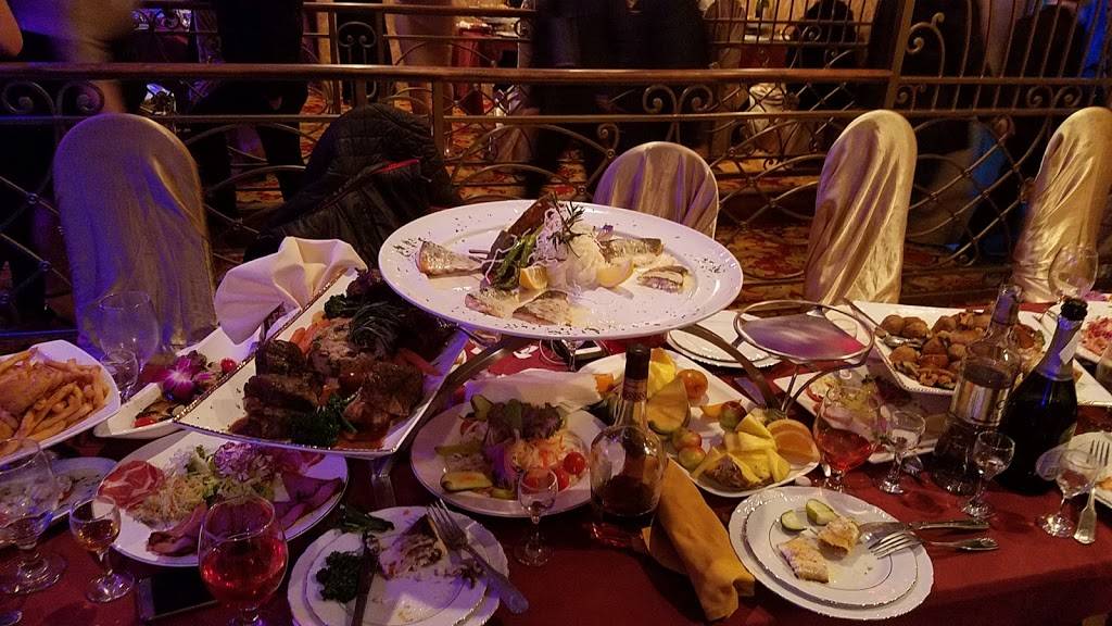 Golden Gates | night club | 11058 Rennard St, Philadelphia, PA 19116, USA | 2156779337 OR +1 215-677-9337