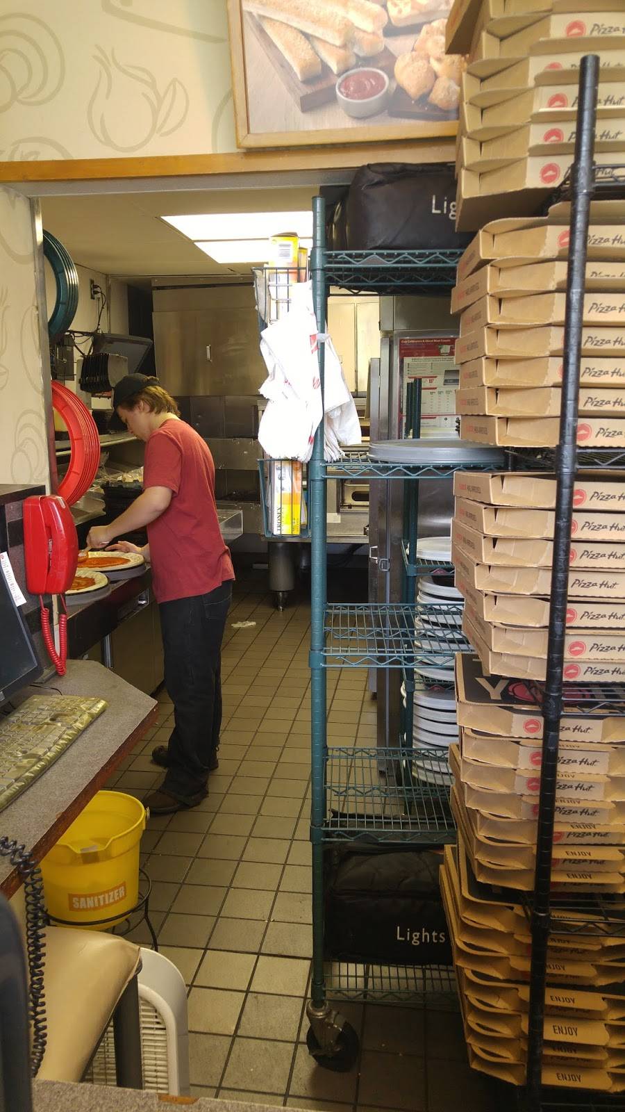 Pizza Hut | meal takeaway | 205 Washington Blvd, Ogden, UT 84404, USA | 8016273000 OR +1 801-627-3000