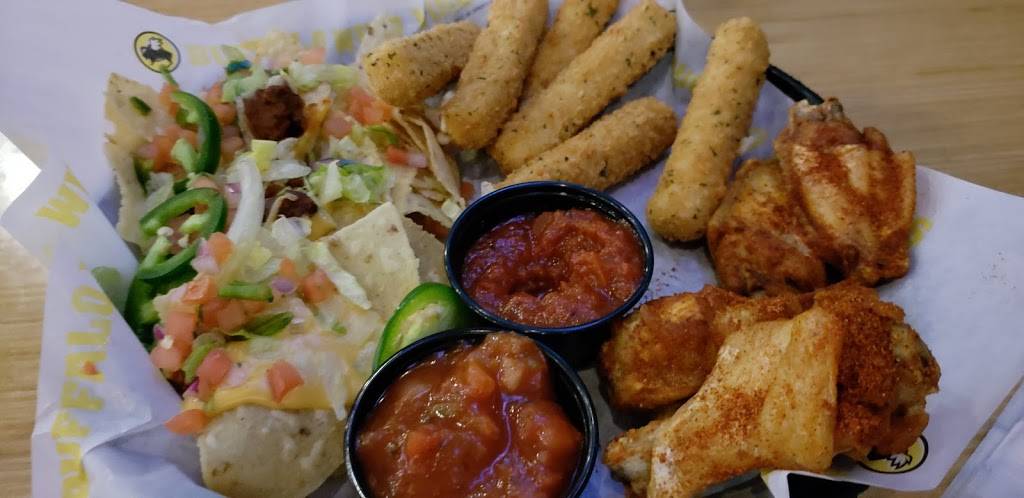 Buffalo Wild Wings | restaurant | 6560 E Superstition Springs Blvd, Mesa, AZ 85206, USA | 4802149464 OR +1 480-214-9464
