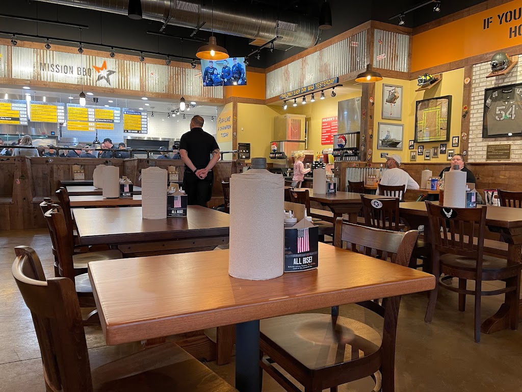 MISSION BBQ | restaurant | 13905 Lakeside Cir, Sterling Heights, MI 48313, USA | 5862902781 OR +1 586-290-2781