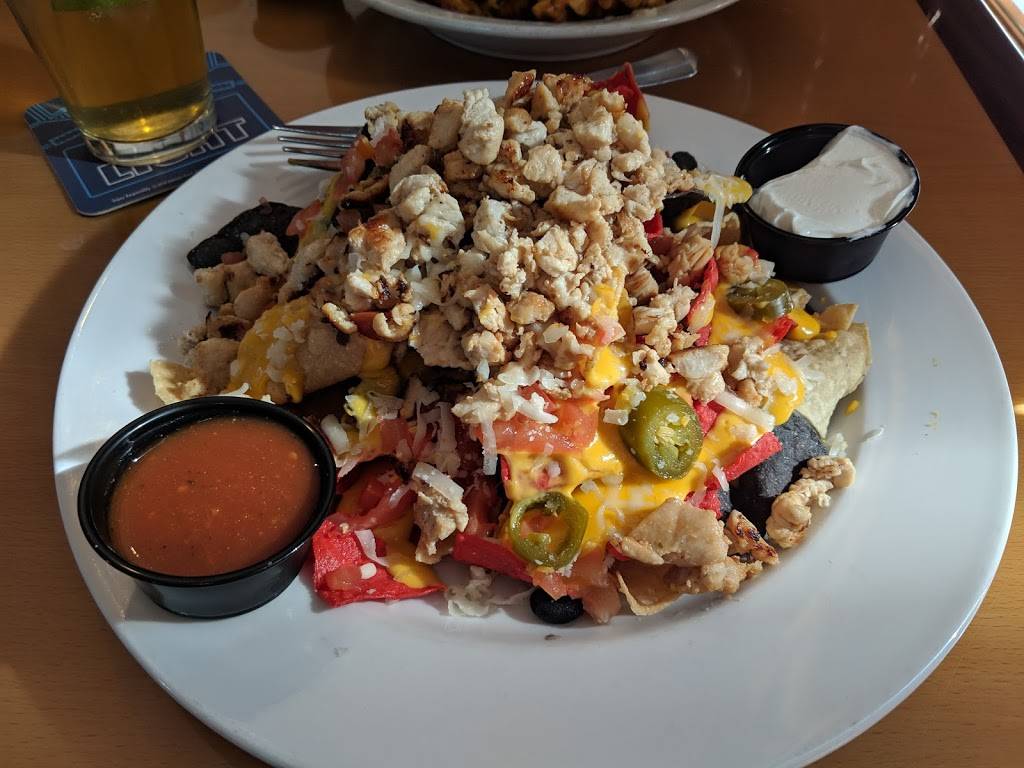 Times 3 Sports Grille | restaurant | 6525 W Happy Valley Rd, Glendale, AZ 85310, USA | 6235613200 OR +1 623-561-3200