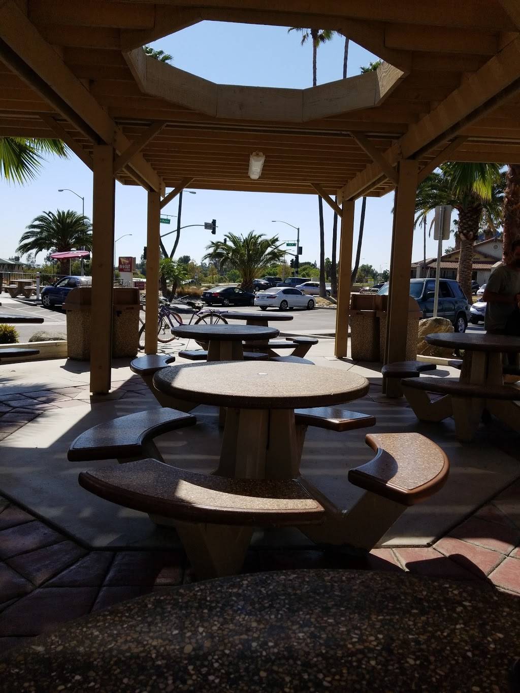 In-N-Out Burger | restaurant | 6634 Clay St, Riverside, CA 92509, USA | 8007861000 OR +1 800-786-1000