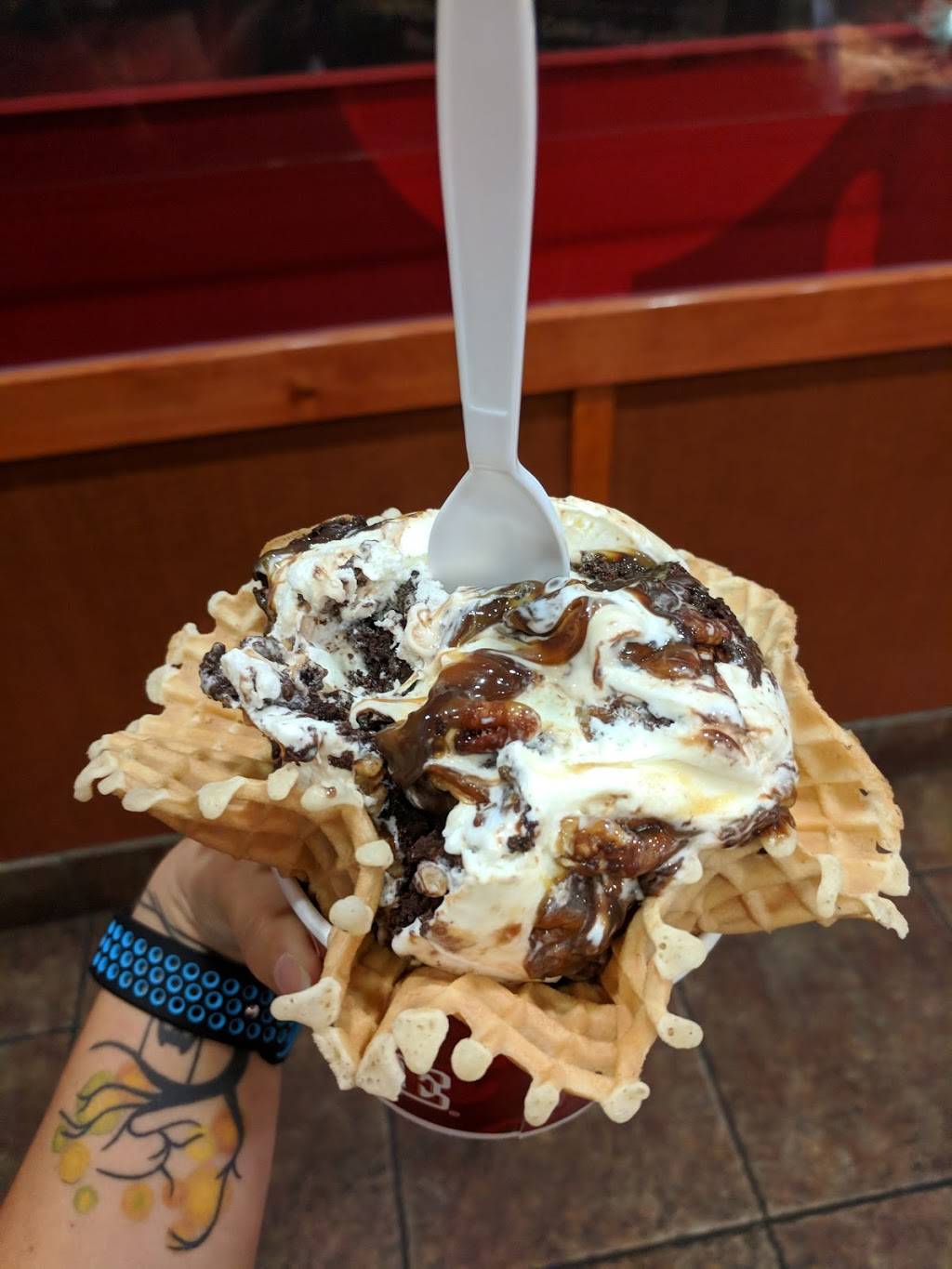 Cold Stone Creamery | bakery | 356 High St, Morgantown, WV 26505, USA | 3042922653 OR +1 304-292-2653