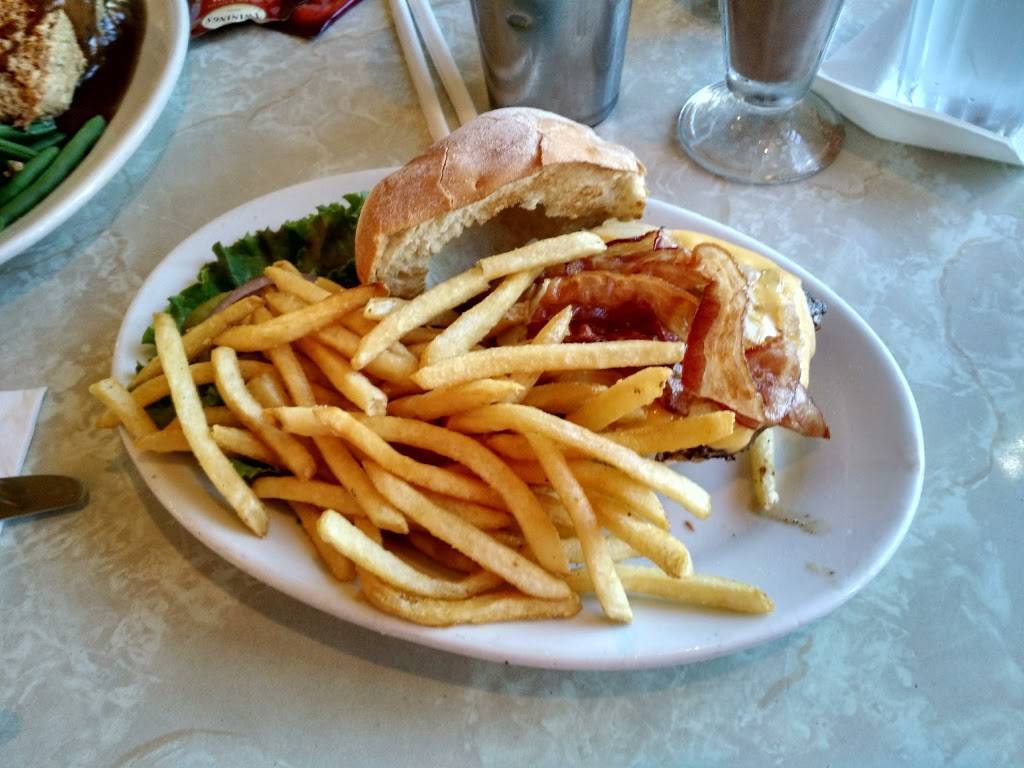 The Plaza Restaurant | restaurant | 4600 N World Dr., Orlando, FL 32830, USA | 4079393463 OR +1 407-939-3463