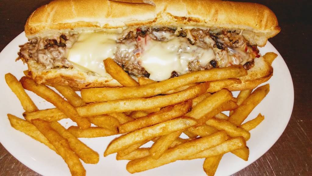 Fotinis Restaurant and Bar | restaurant | 544 Wattaquadock Hill Rd, Bolton, MA 01740, USA | 9783655757 OR +1 978-365-5757