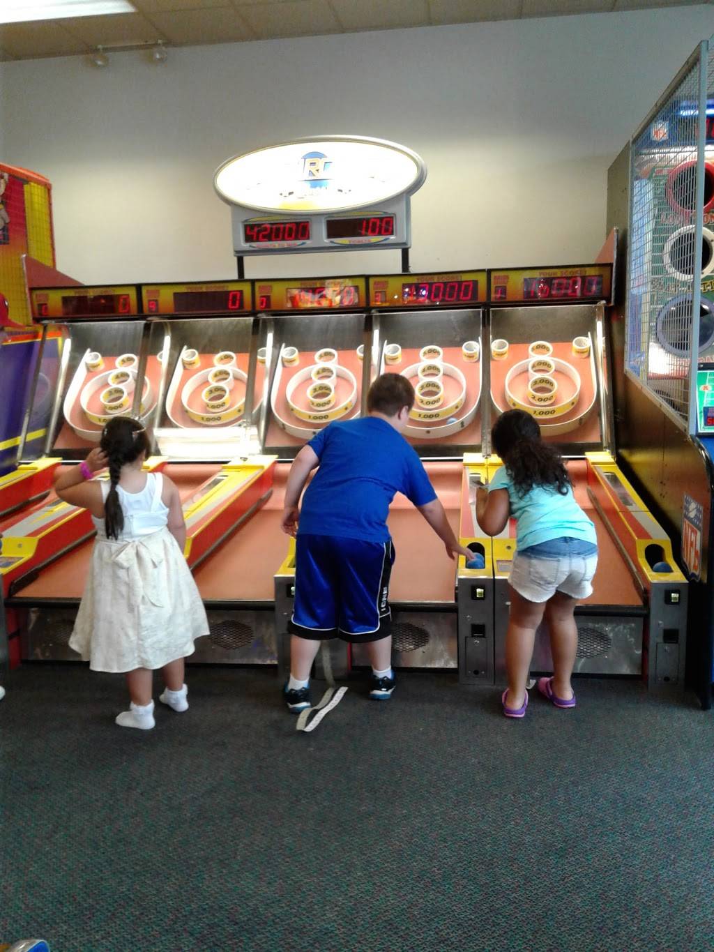 Chuck E. Cheeses | restaurant | 8 Orange Plaza Ln, Middletown, NY 10940, USA | 8453425781 OR +1 845-342-5781