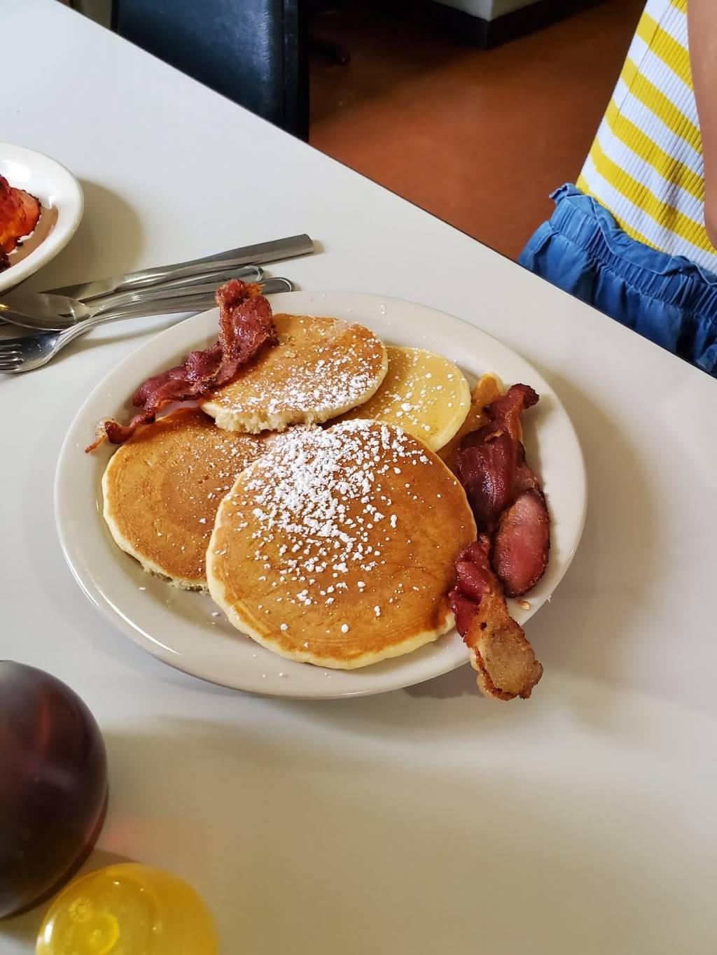 Clermont Skillet and Grill | restaurant | 9045 Crawfordsville Rd, Indianapolis, IN 46234, USA | 4632062724 OR +1 463-206-2724