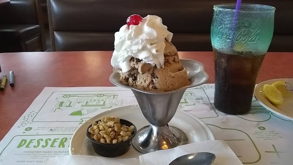 Friendlys | restaurant | 180 Ferry Rd, Old Bridge, NJ 08857, USA | 7323609909 OR +1 732-360-9909