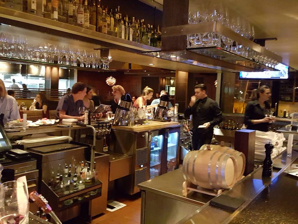 J. Alexanders Redlands Grill | restaurant | 2609 West End Ave #1424, Nashville, TN 37203, USA | 6153409901 OR +1 615-340-9901