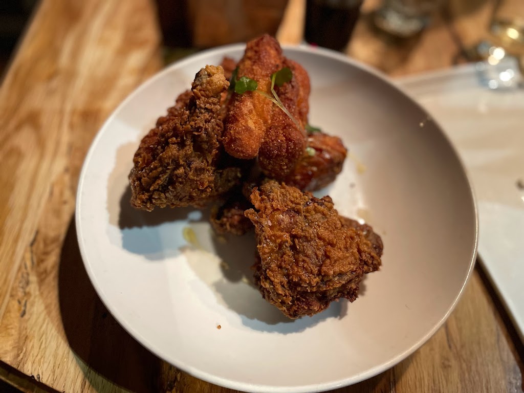 The Twisted Tail | restaurant | 509 S 2nd St, Philadelphia, PA 19147, USA | 2155582471 OR +1 215-558-2471