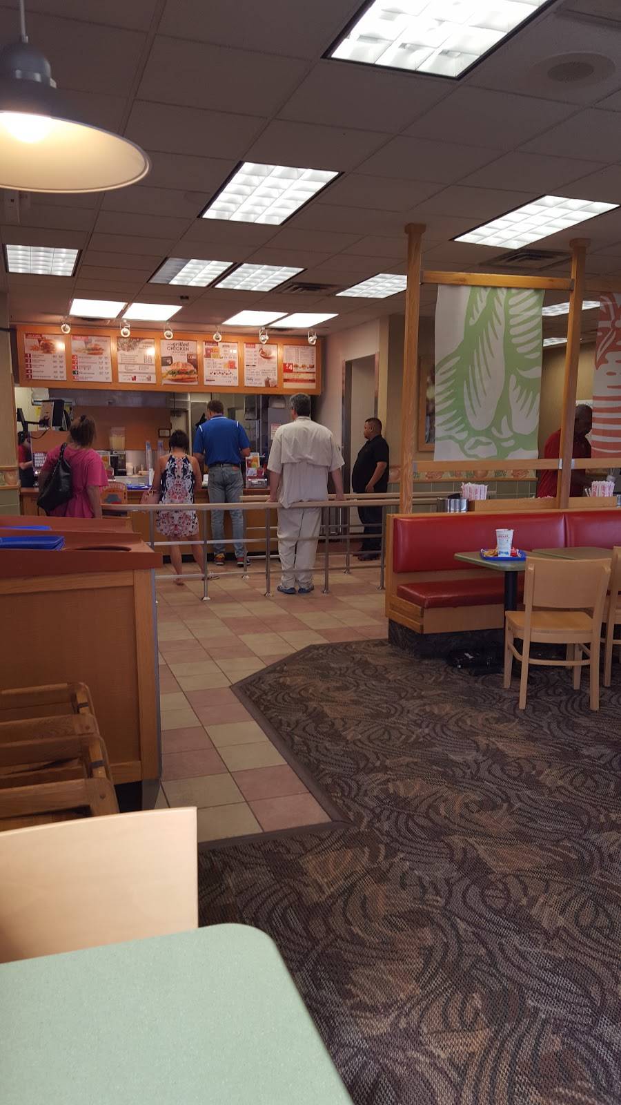 Wendys | restaurant | 1005 W, Carrollton, TX 75006, USA | 9723955360 OR +1 972-395-5360