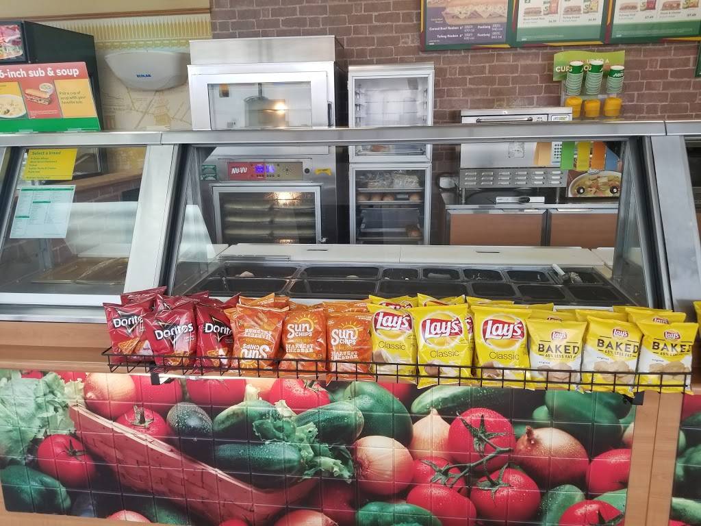 Subway Restaurants | restaurant | 10904 Scarsdale Blvd Suite 180 Scarsdale Village SC, Houston, TX 77089, USA | 2814847223 OR +1 281-484-7223