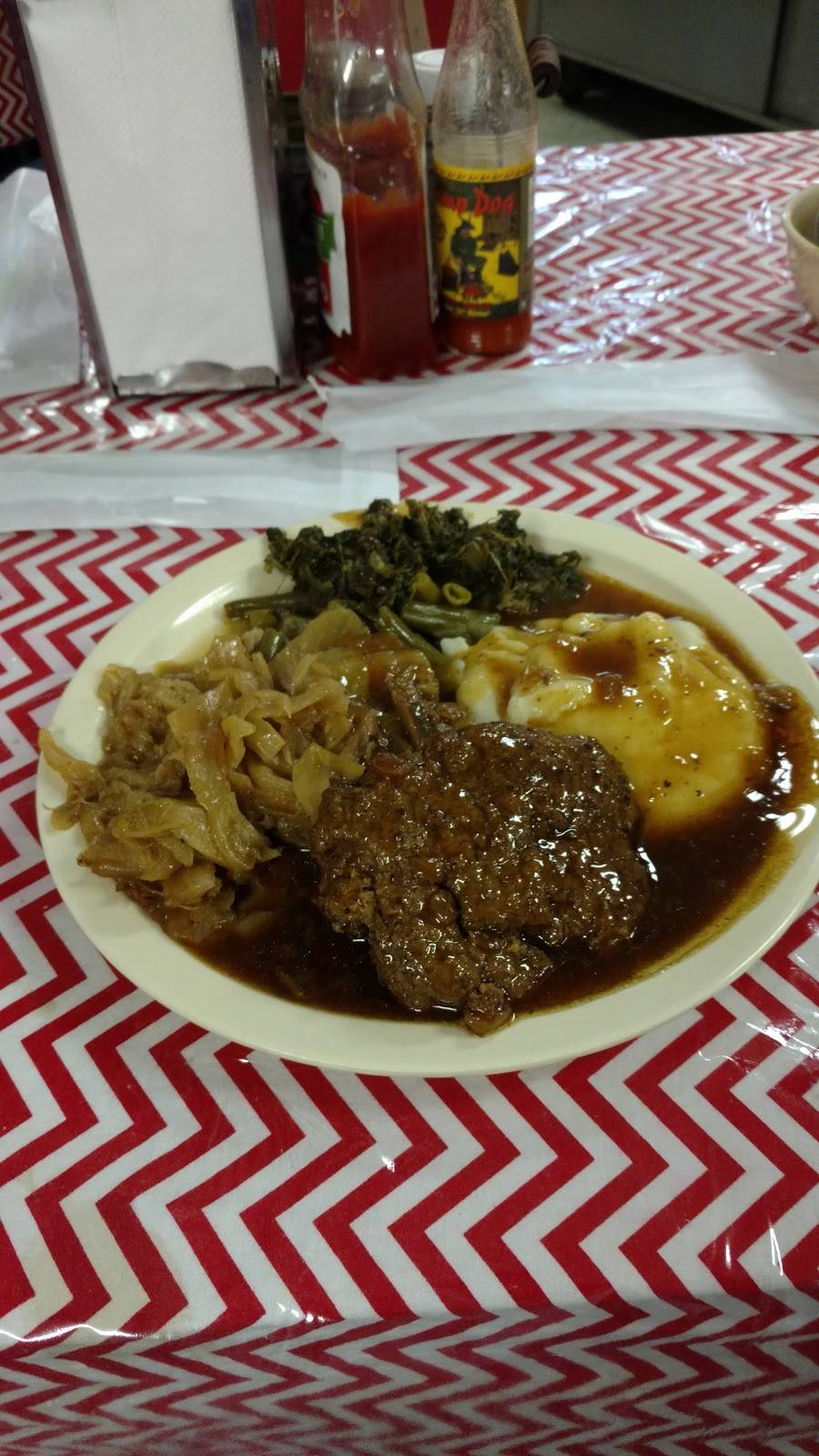 Cafe De La Salle | restaurant | 714 W Lasalle St, Ville Platte, LA 70586, USA | 3373637891 OR +1 337-363-7891