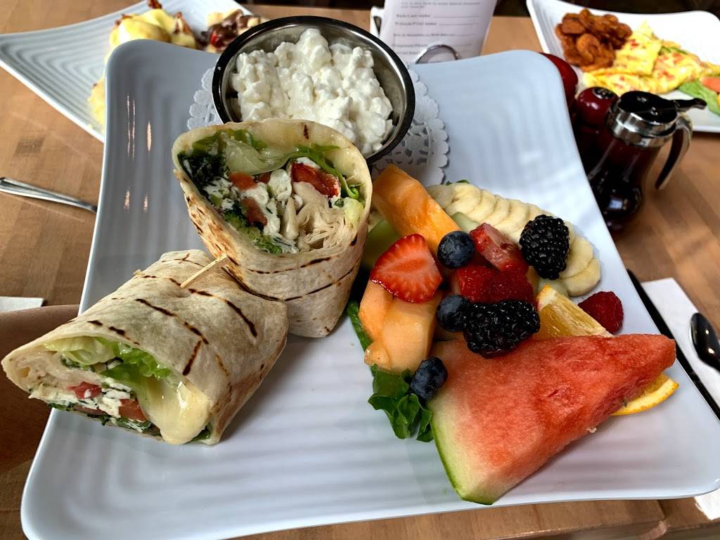 Dejeuner Cosmopolitain | restaurant | 7600 Boulevard Viau, Saint-Léonard, QC H1S 2P3, Canada | 5145965656 OR +1 514-596-5656