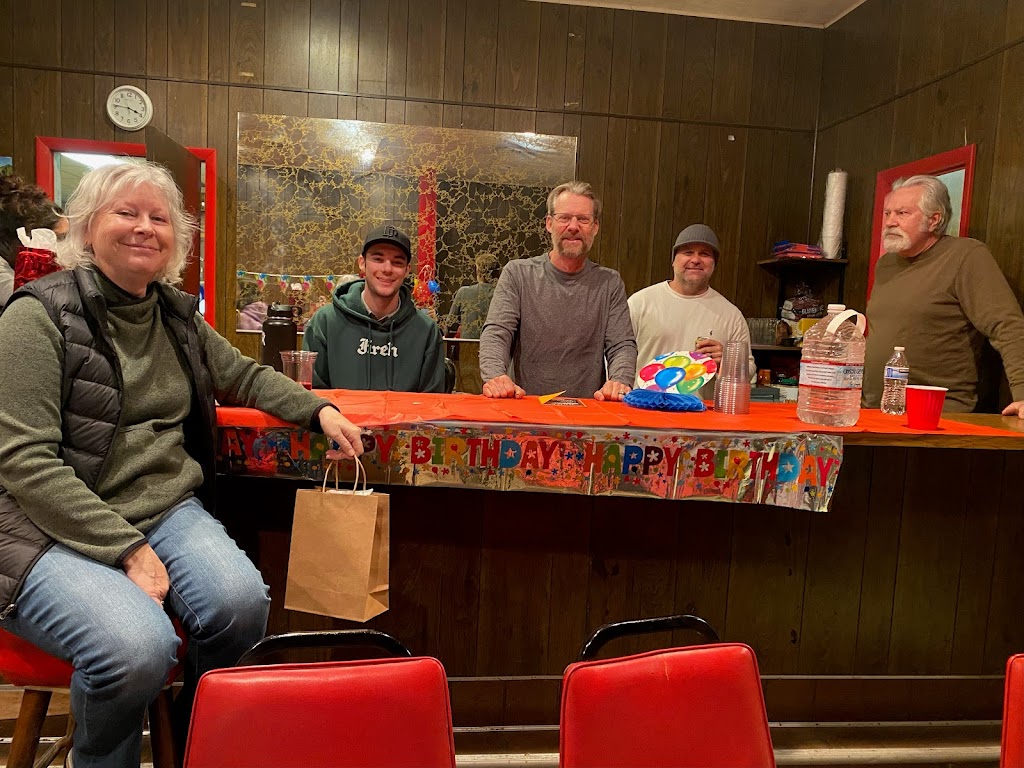 Sierra Bella Lanes | restaurant | 1735 E Main St, Quincy, CA 95971, USA | 5302831633 OR +1 530-283-1633