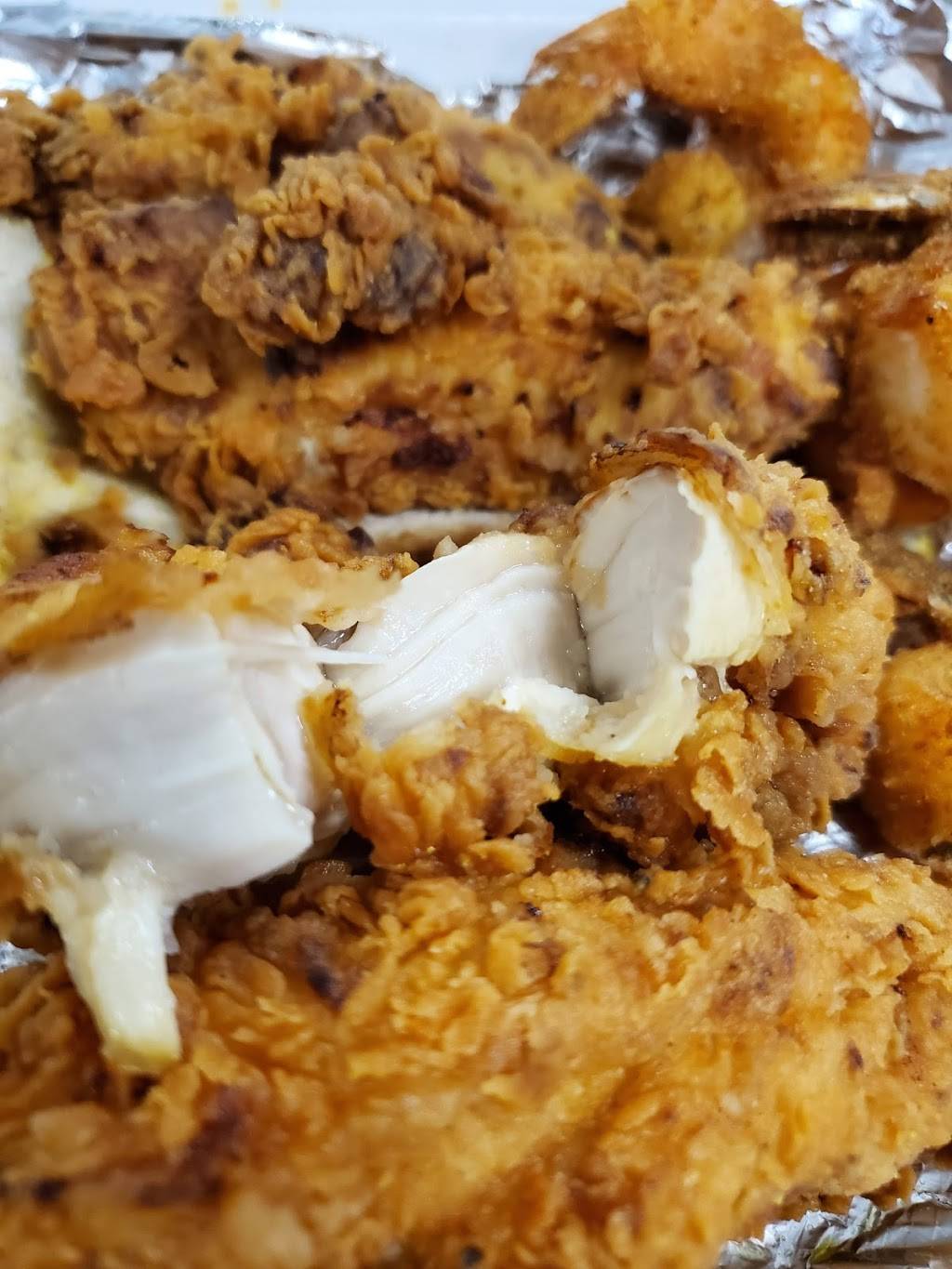 4 Brothers Chicken & Fish | restaurant | 1975 Madison Ave SE, Grand Rapids, MI 49507, USA | 6162453386 OR +1 616-245-3386