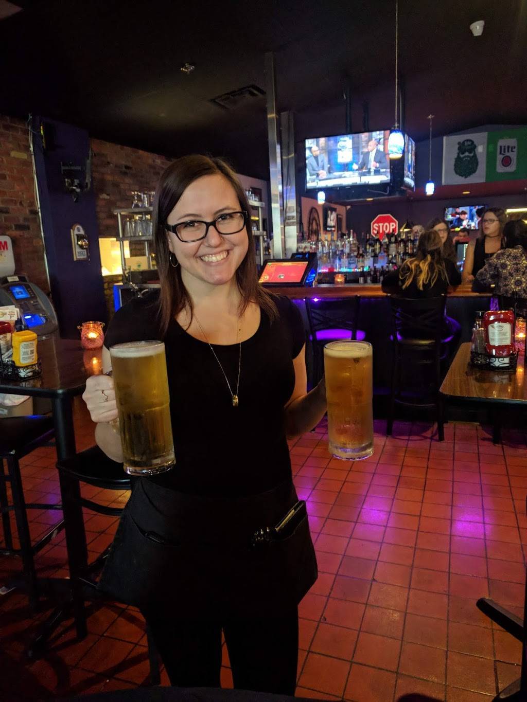 Betty Janes Bar & Grill | restaurant | 13791 E Thirteen Mile Rd, Warren, MI 48088, USA | 5864158889 OR +1 586-415-8889