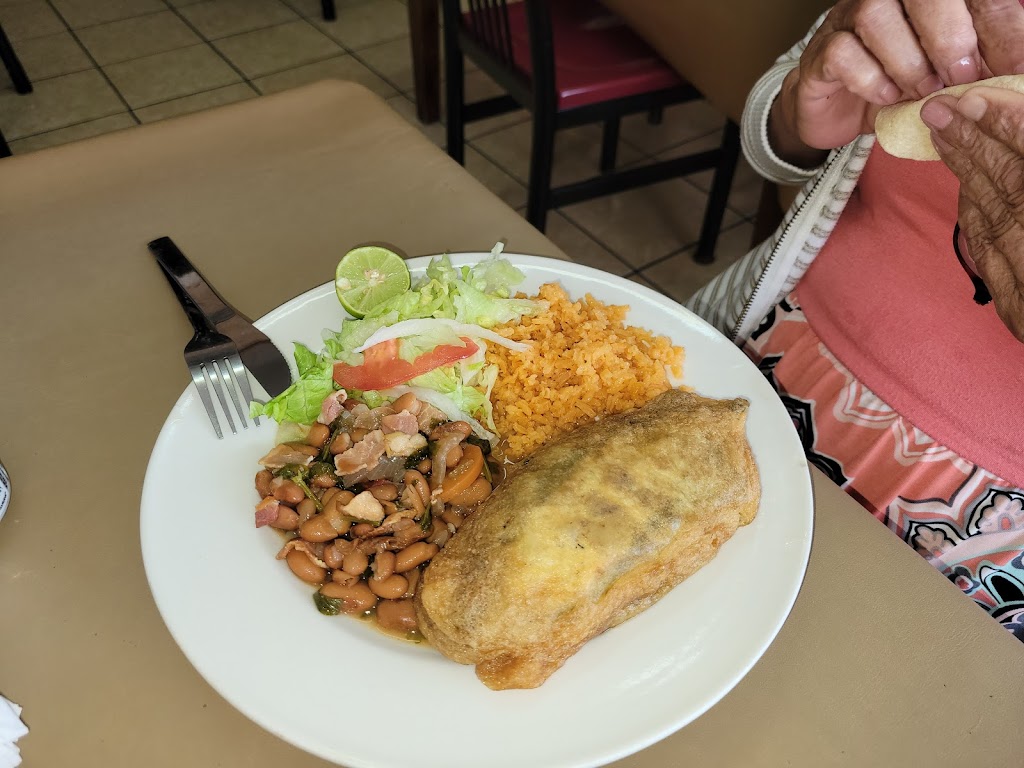 El Rincon De Veronica | restaurant | 230 Washington St, Eagle Pass, TX 78852, USA | 8307733301 OR +1 830-773-3301