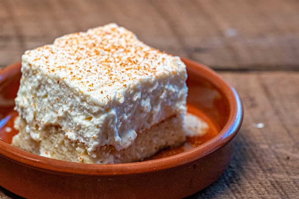 Smileys Saloon, Hotel & Kitchen | restaurant | 41 Wharf Rd, Bolinas, CA 94924, USA | 4158681311 OR +1 415-868-1311