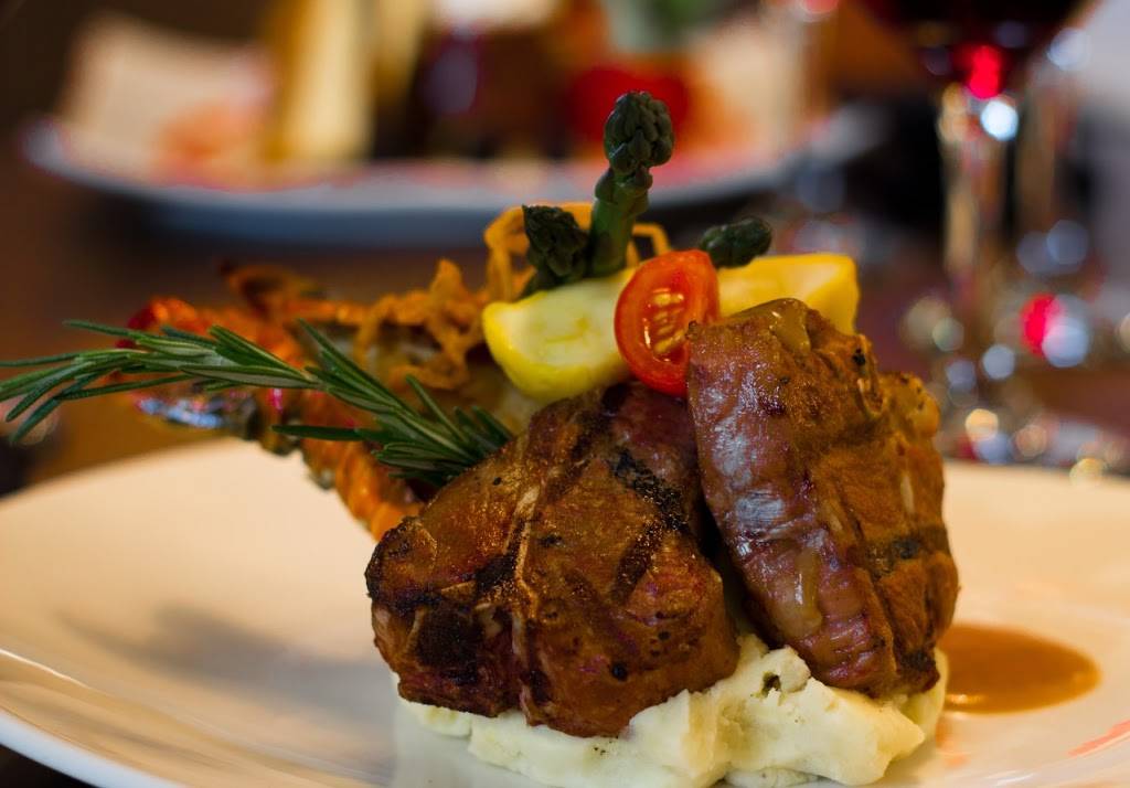 Grill 55 Restaurant | restaurant | Sandwich St, Windsor, ON N9C 2L6, Canada | 5199679908 OR +1 519-967-9908