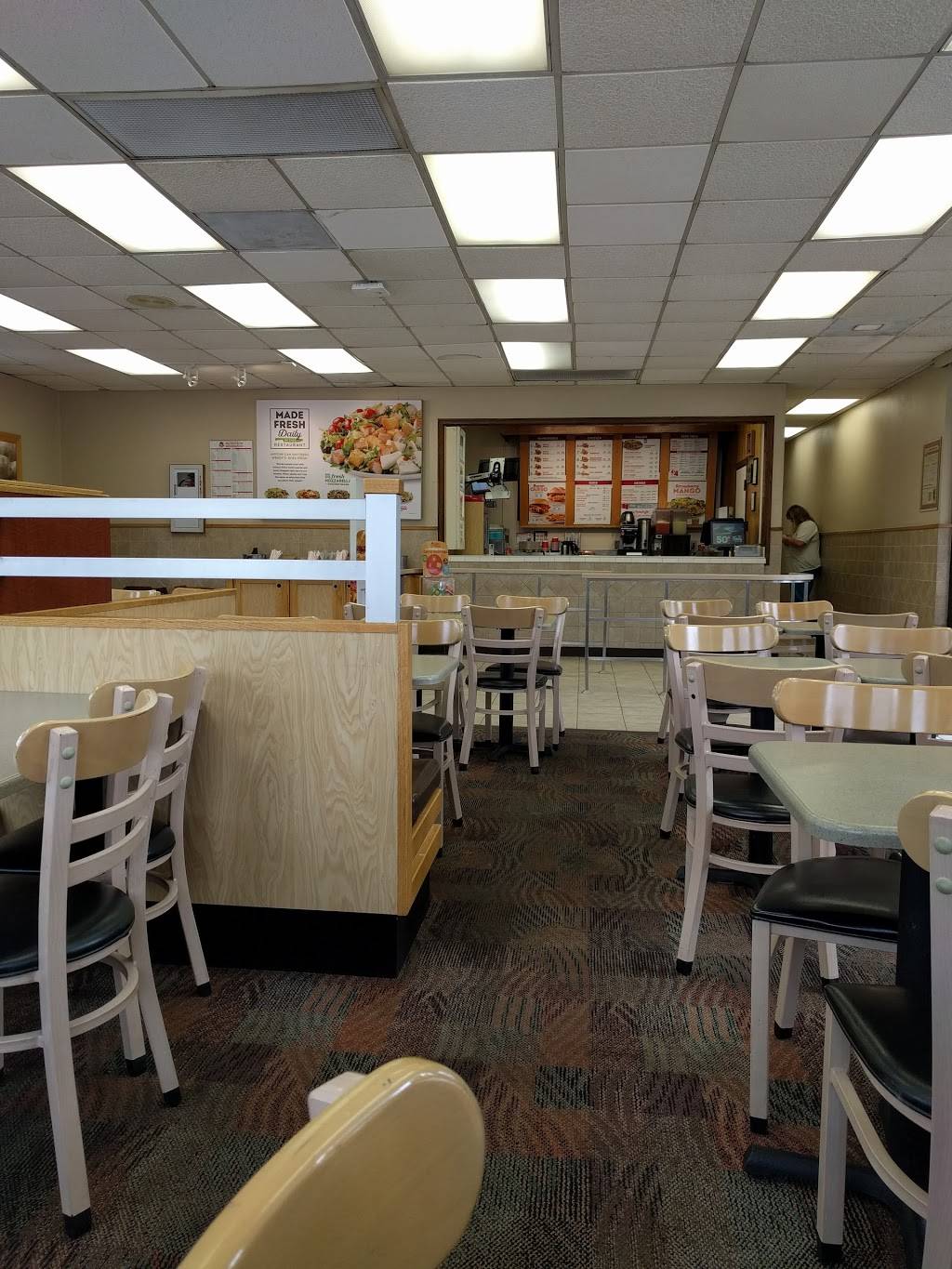 Wendys | restaurant | 836 N Commerce Ave, Front Royal, VA 22630, USA | 5406366857 OR +1 540-636-6857