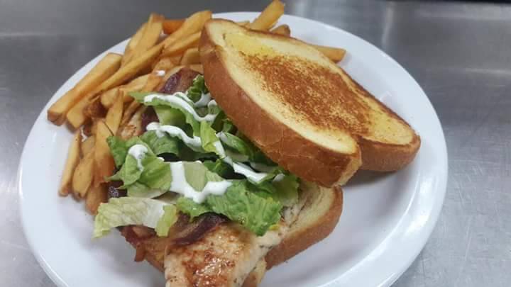 Shellys Cafe | restaurant | 14837 N Florida Ave, Tampa, FL 33613, USA | 8133736108 OR +1 813-373-6108