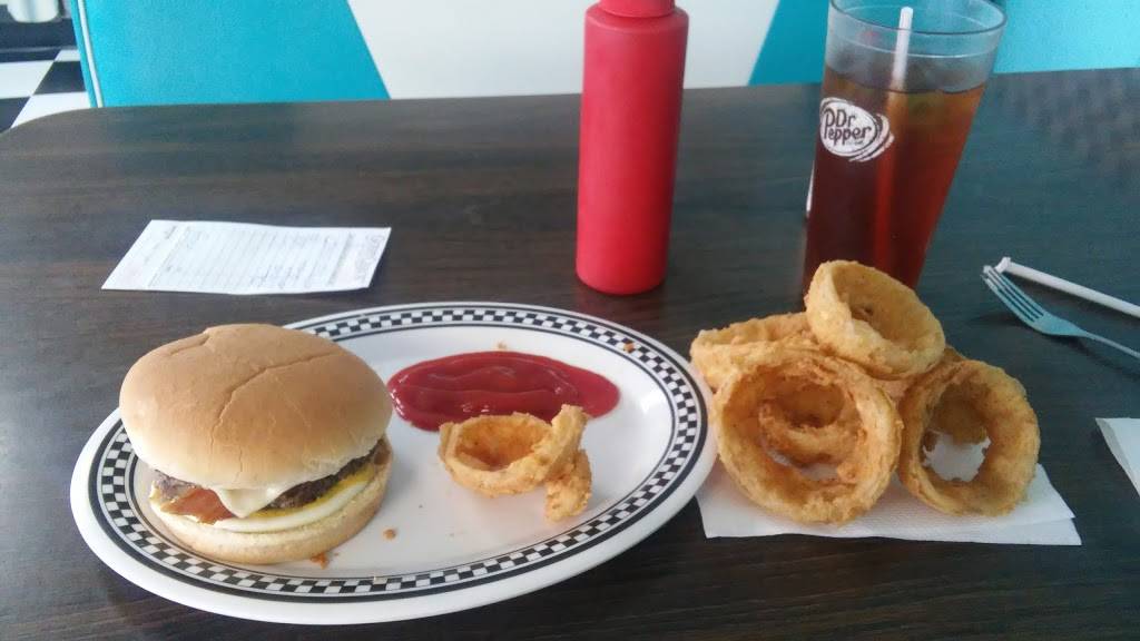 Mulberry Dairy Dip | restaurant | 29 US-64, Mulberry, AR 72947, USA | 4799979991 OR +1 479-997-9991