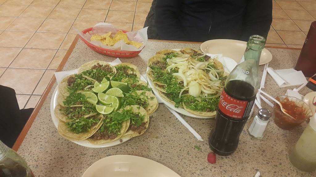 Taqueria El Charro | restaurant | 1605 Washington St, Waukegan, IL 60085, USA | 8475990600 OR +1 847-599-0600