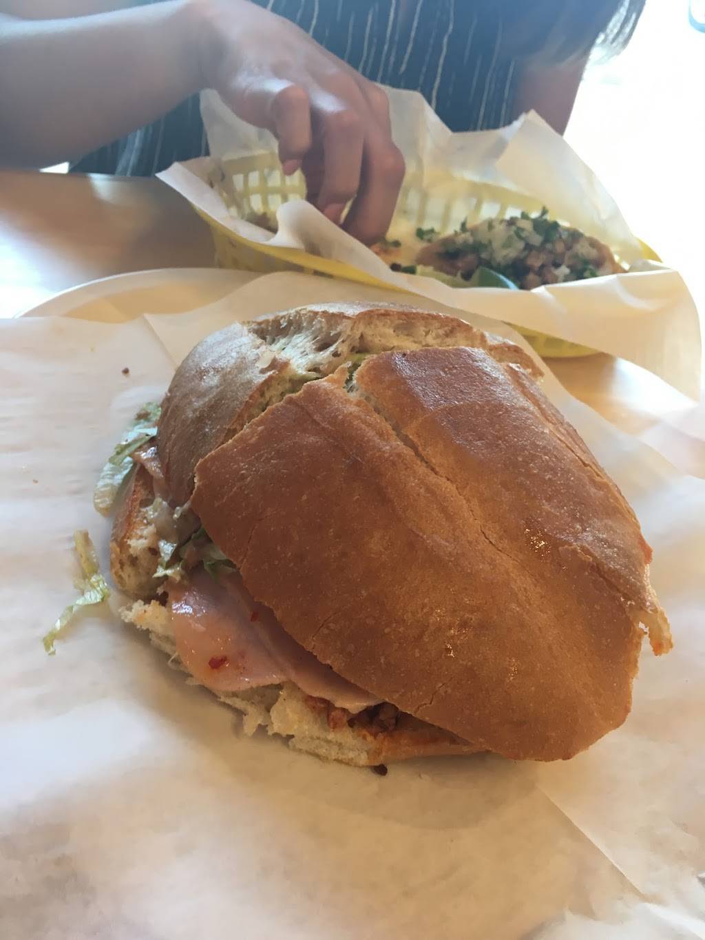 Taqueria Pericos Fast Tacos | restaurant | 4203 N Sterling Ave, Peoria, IL 61615, USA | 3098390856 OR +1 309-839-0856