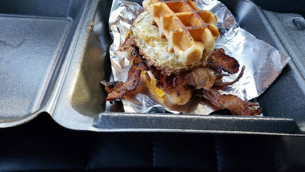 Neighbors Deli | meal takeaway | 2142 W Henderson Rd, Columbus, OH 43220, USA | 6144590188 OR +1 614-459-0188