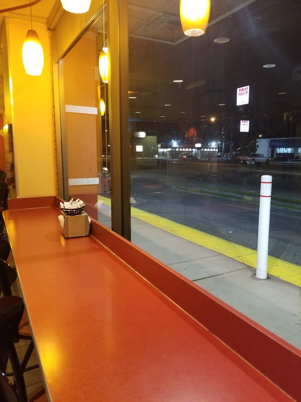 Jack in the Box | restaurant | 2499 Cottonwood Dr, El Centro, CA 92243, USA | 7603378959 OR +1 760-337-8959