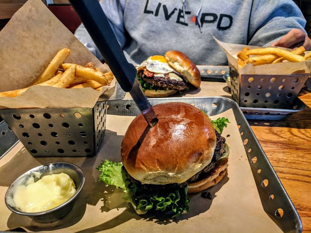 Chilis Grill & Bar | meal takeaway | 19071 Golden Valley Rd, Santa Clarita, CA 91387, USA | 6612992588 OR +1 661-299-2588