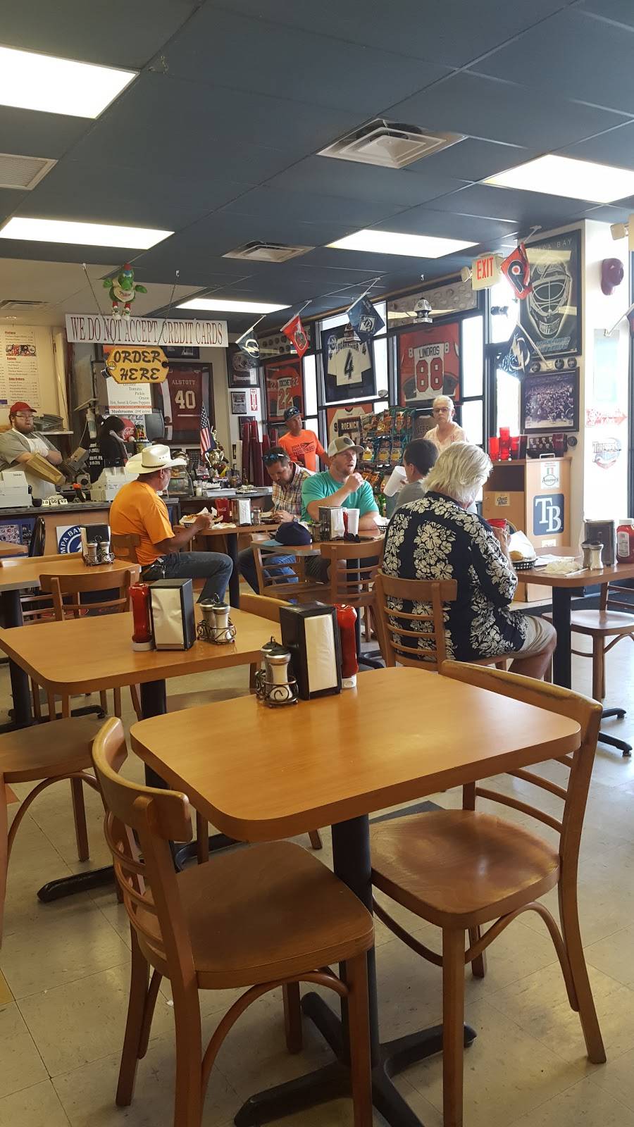 Delcos Original Steaks | restaurant | 1701 Main St, Dunedin, FL 34698, USA | 7277384700 OR +1 727-738-4700