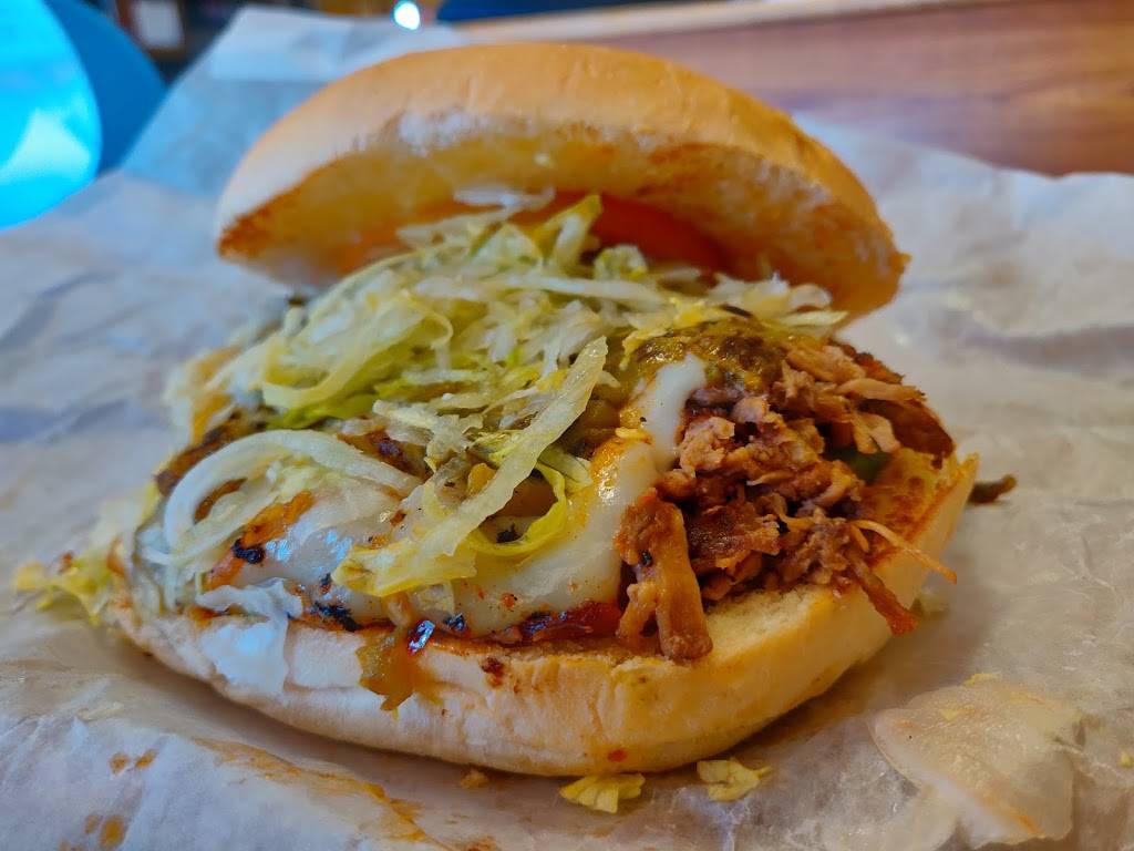 Casa De Torta | restaurant | 10710 Gateway Blvd N B, El Paso, TX 79924, USA | 9158212660 OR +1 915-821-2660