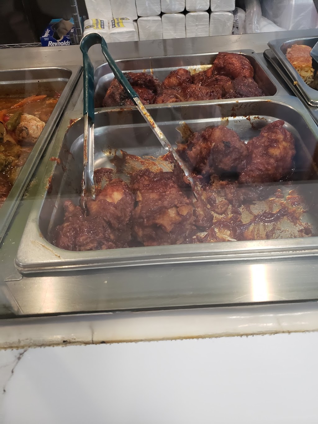 Mandeville Cafe | restaurant | 171 Utica Ave, Brooklyn, NY 11213, USA | 7188726663 OR +1 718-872-6663