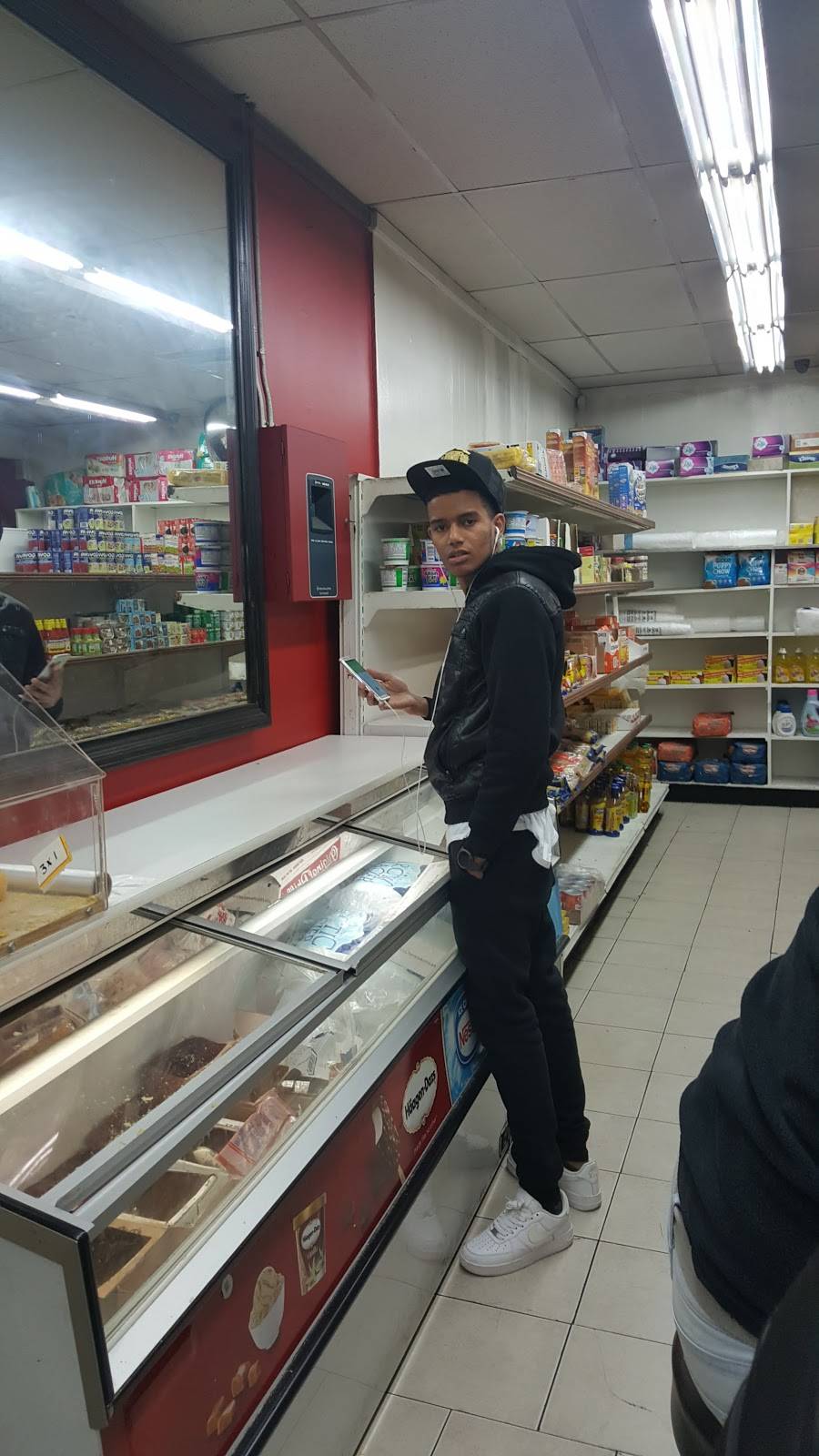 La Esquina | restaurant | 2701 Central Ave, Union City, NJ 07087, USA | 2017664080 OR +1 201-766-4080