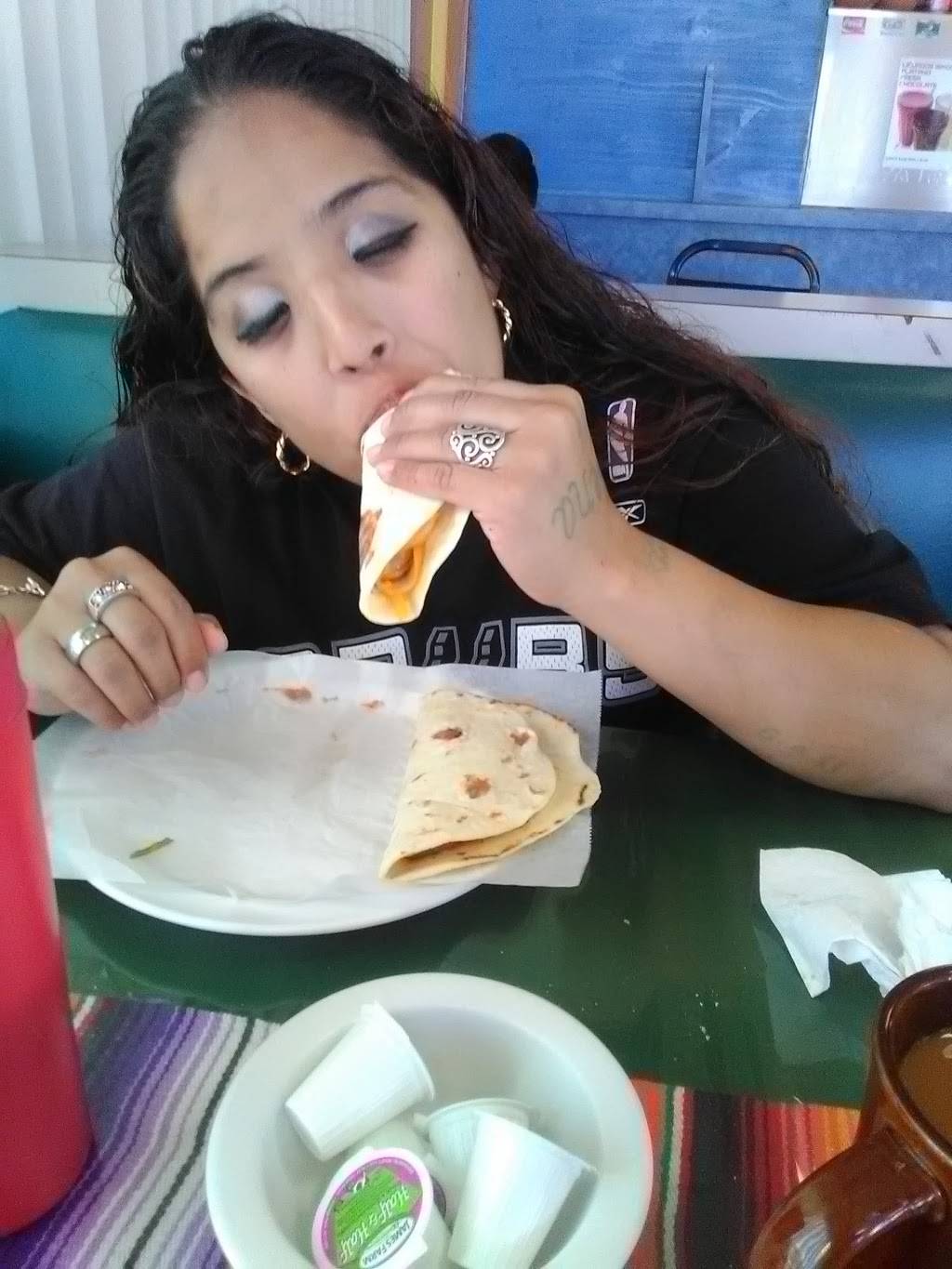 Taqueria Los Dos Laredo | restaurant | 1264 Austin Hwy, San Antonio, TX 78209, USA | 2108223110 OR +1 210-822-3110