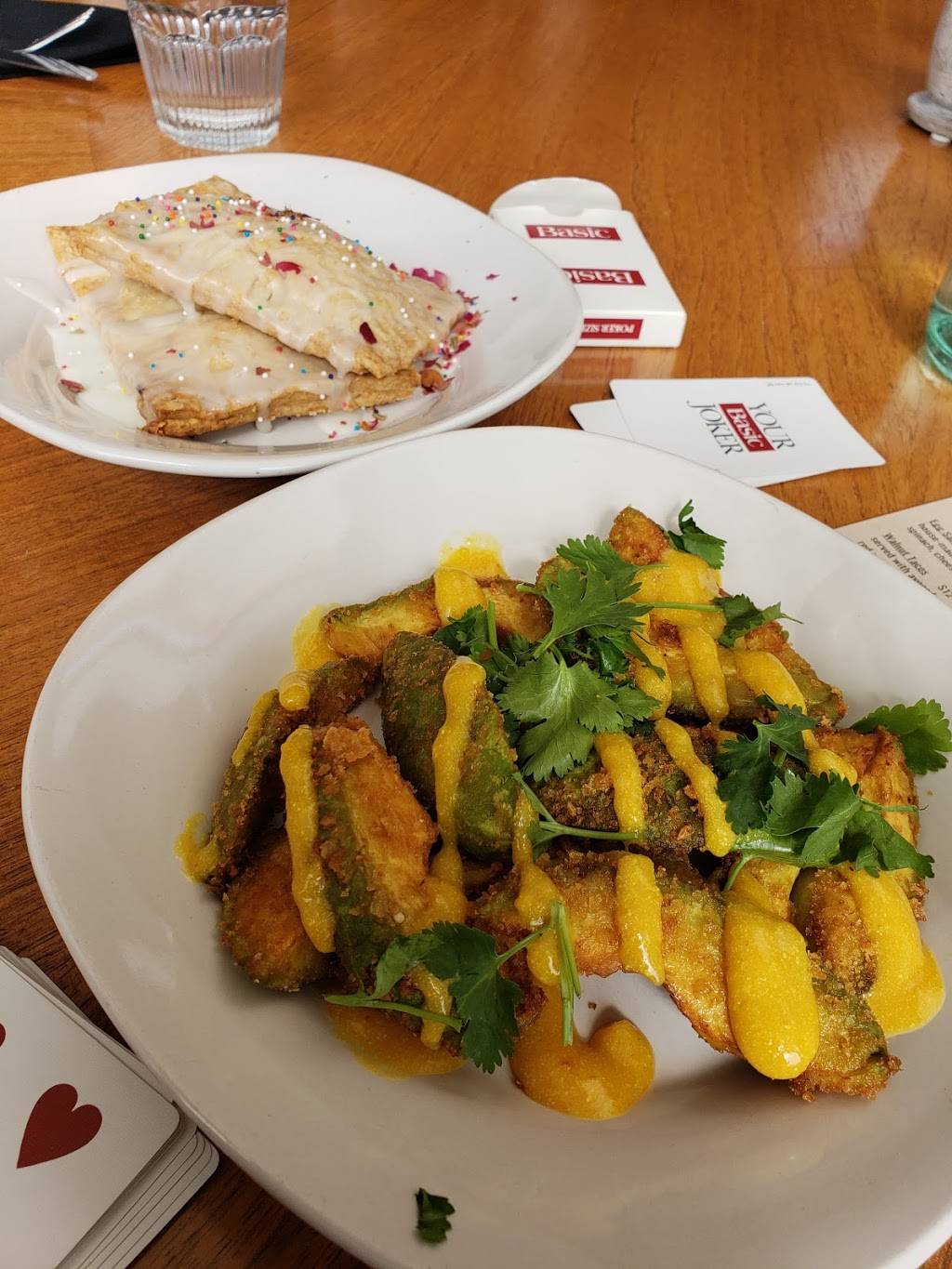 Nosh Pit Detroit | restaurant | 2995 Yemans St, Hamtramck, MI 48212, USA | 3134860777 OR +1 313-486-0777