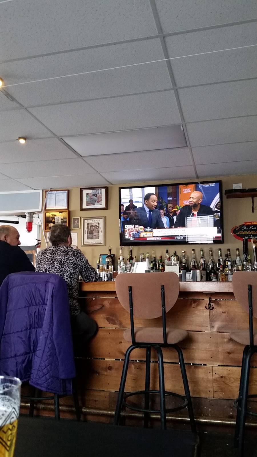 Cheerz Pub and Grill | restaurant | 159 Dundas St E, Trenton, ON K8V 1L5, Canada | 6133944407 OR +1 613-394-4407