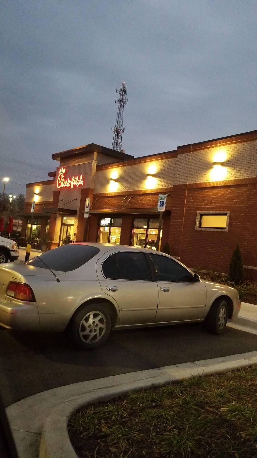 Chick-fil-A | restaurant | 7520 Kingston Pike, Knoxville, TN 37919, USA | 8655880100 OR +1 865-588-0100