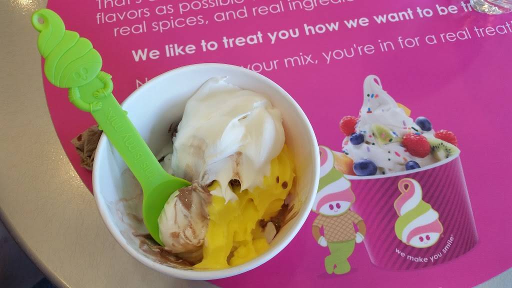 Menchies | restaurant | 10418 Campus Way S, Largo, MD 20774, USA | 3013502710 OR +1 301-350-2710