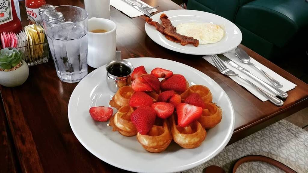 Pegs Glorified Ham n Eggs - Sahara Ave | restaurant | 8465 W Sahara Ave Suite 100, Las Vegas, NV 89117, USA | 7025229732 OR +1 702-522-9732