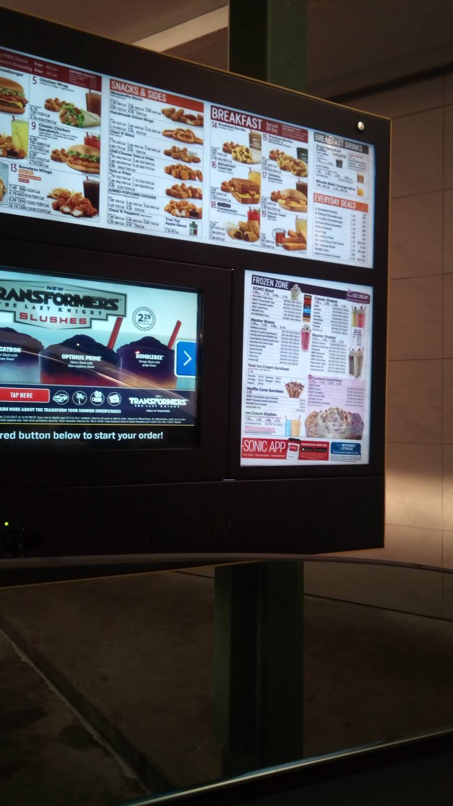 Sonic Drive-In | restaurant | 3110 N Belt Hwy, St Joseph, MO 64506, USA | 8162795444 OR +1 816-279-5444