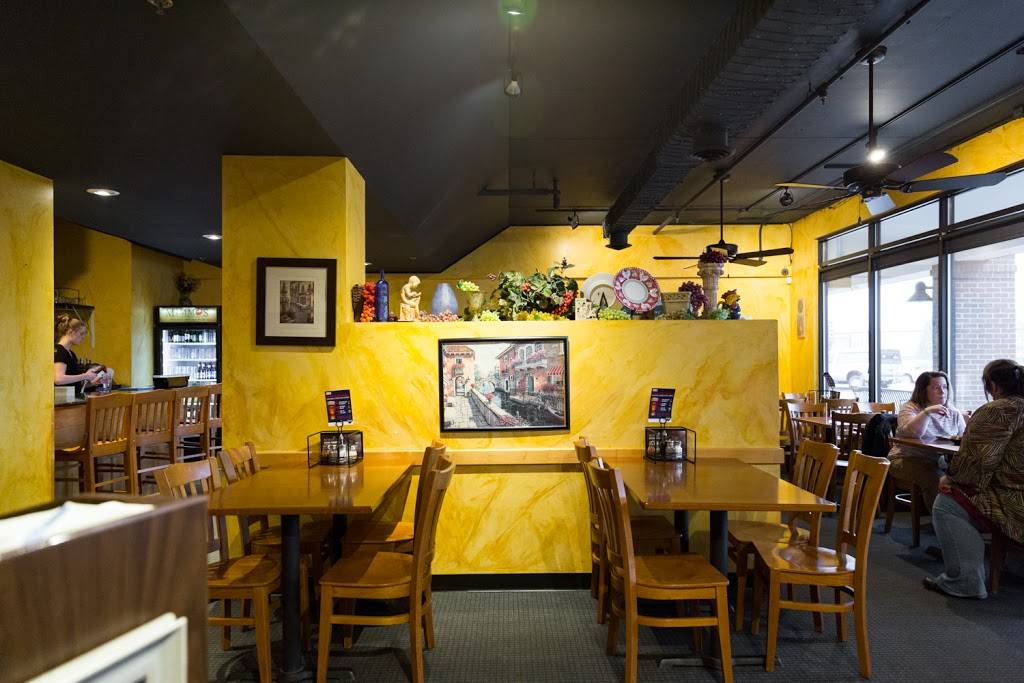 Mimmos Pizzeria & Restaurant - Essex | restaurant | 4 Carmichael St #3182, Essex Junction, VT 05452, USA | 8022889494 OR +1 802-288-9494