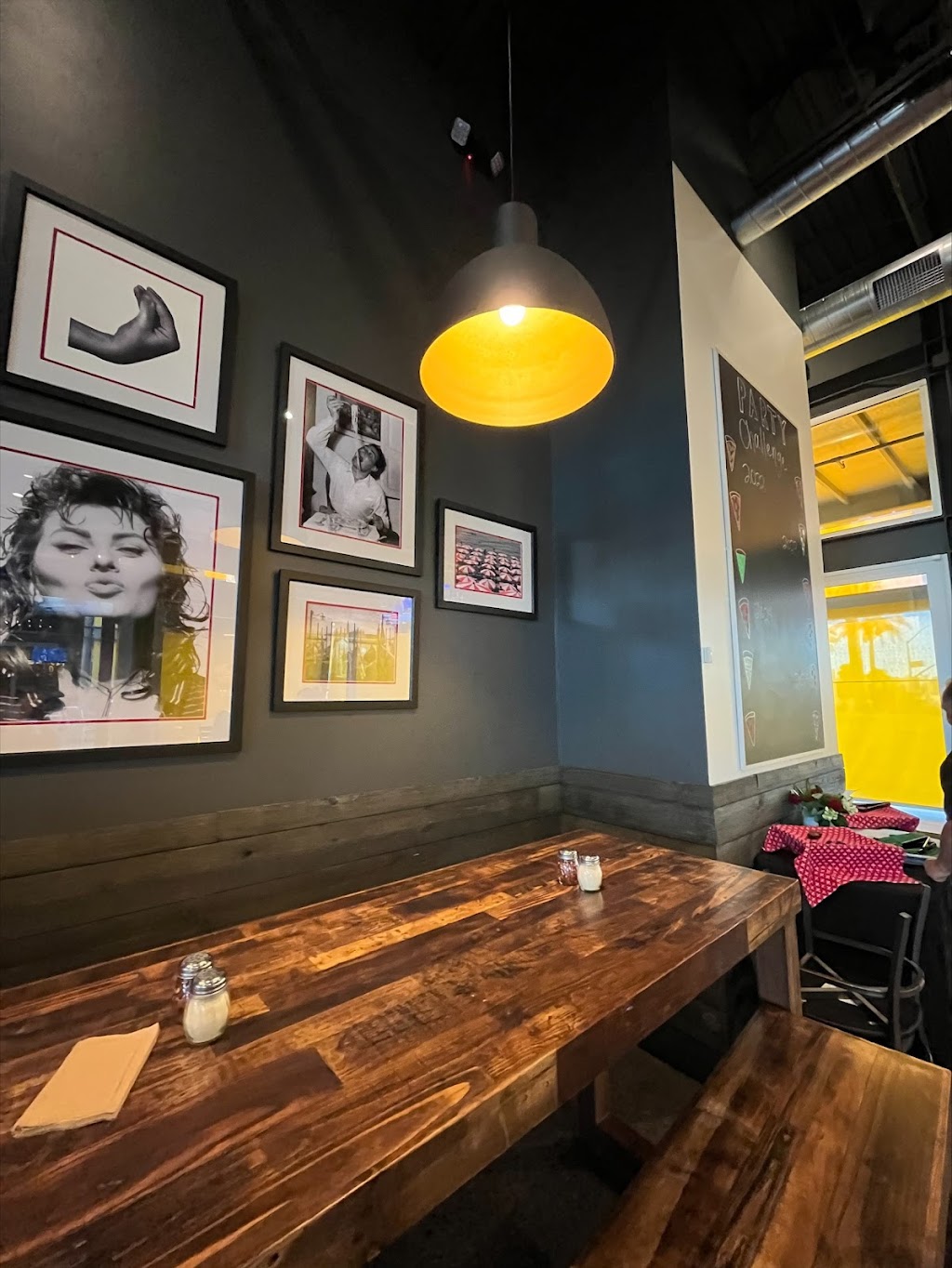 Venezias New York Style Pizzeria | meal delivery | 1245 S Price Rd Unit #3, Chandler, AZ 85286, USA | 4804475555 OR +1 480-447-5555