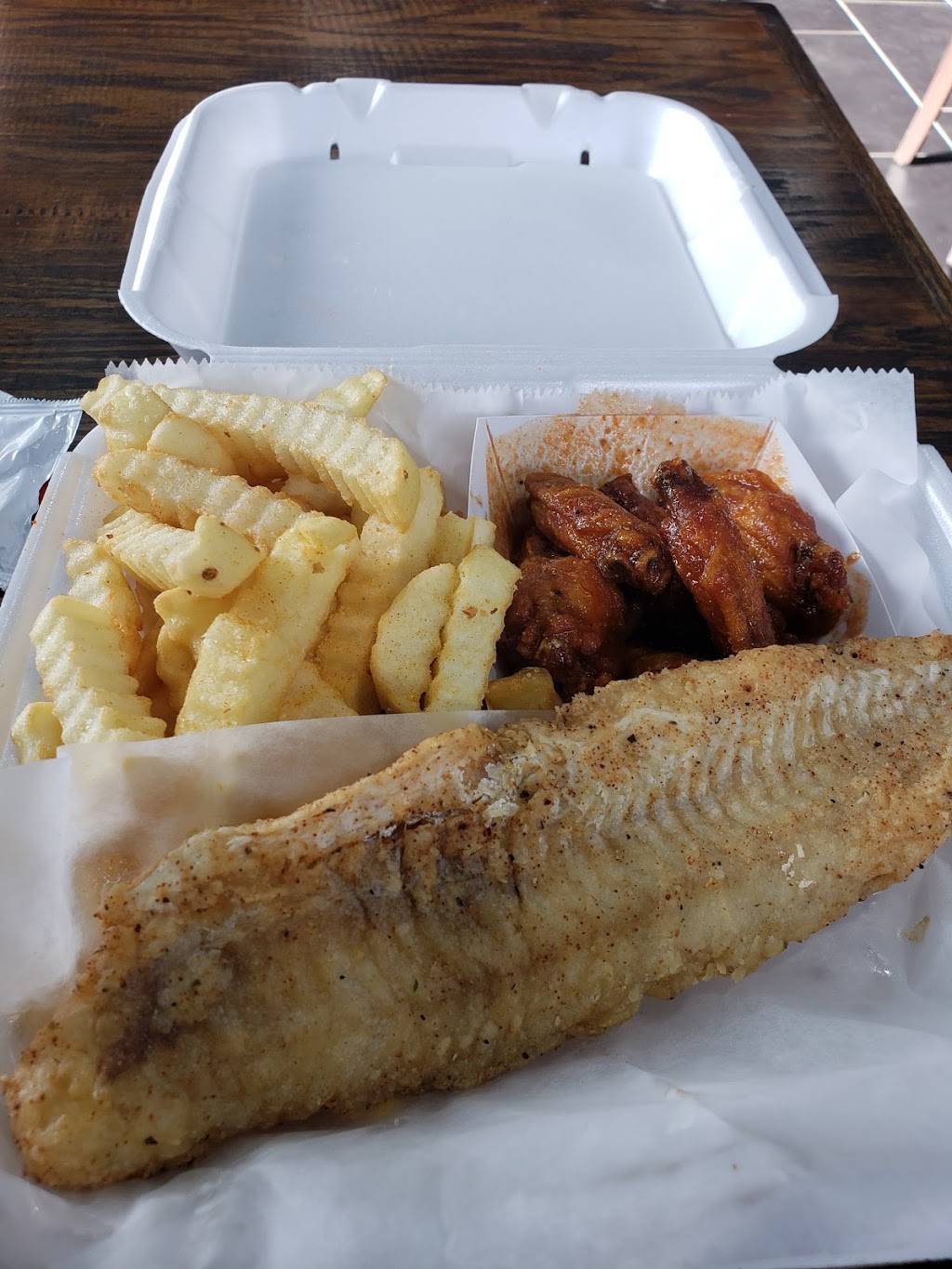 Touchdown Wings | restaurant | 4921 Brainerd Rd, Chattanooga, TN 37411, USA | 4235088682 OR +1 423-508-8682